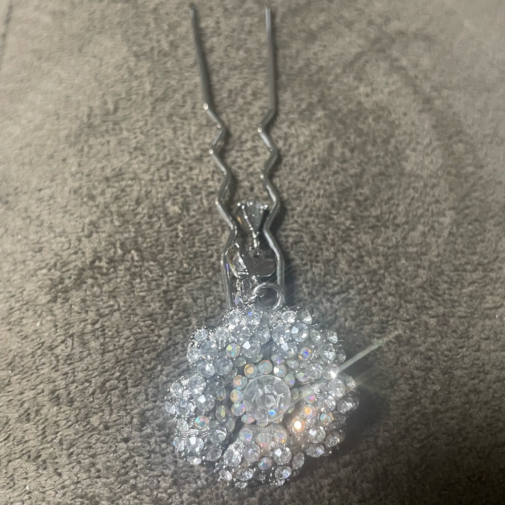 Elegant Silver Crystal Hairpin
